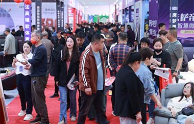 十堰家装展会现场展商云集推出优惠吸引观众